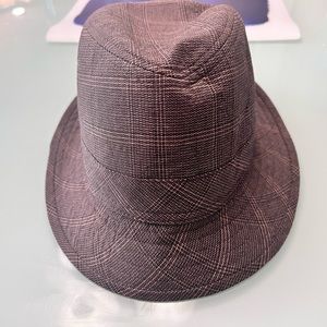 2 H&M fedoras